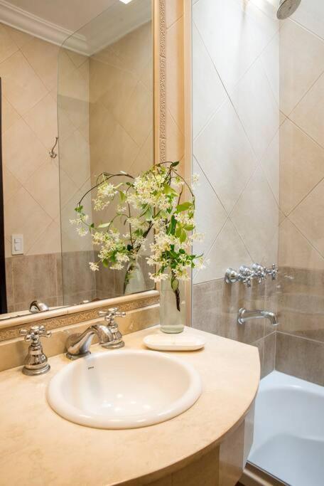 Amplio Departamento Con Excelente Ubicacion Apartment Salta Bagian luar foto